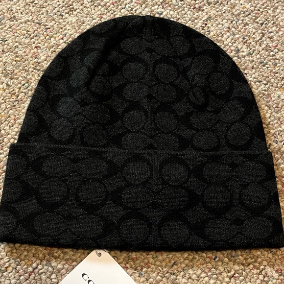 🎉 HP 🎉 🆕 Coach Signature Knit Beanie - Picture 2 of 8